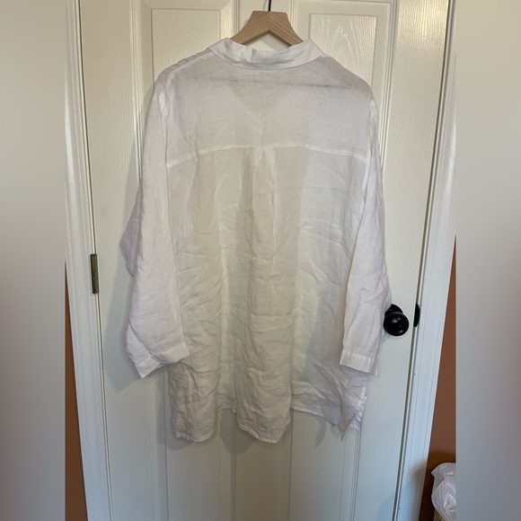 Eileen Fisher Organic Handkerchief Linen Classic Collar Shirt - Picture 6 of 8